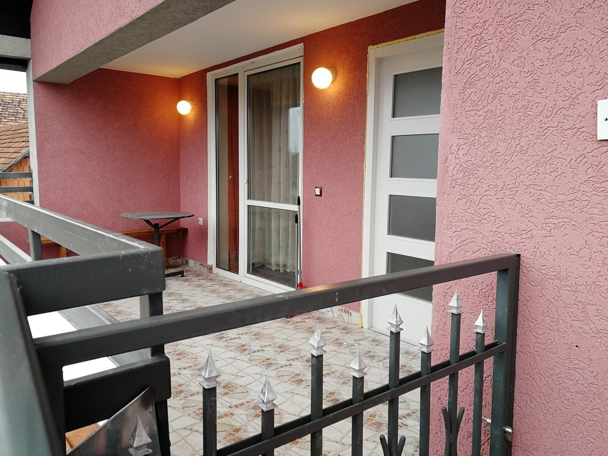 Apartments "Predah Kod Baraca" Ni Esterno foto