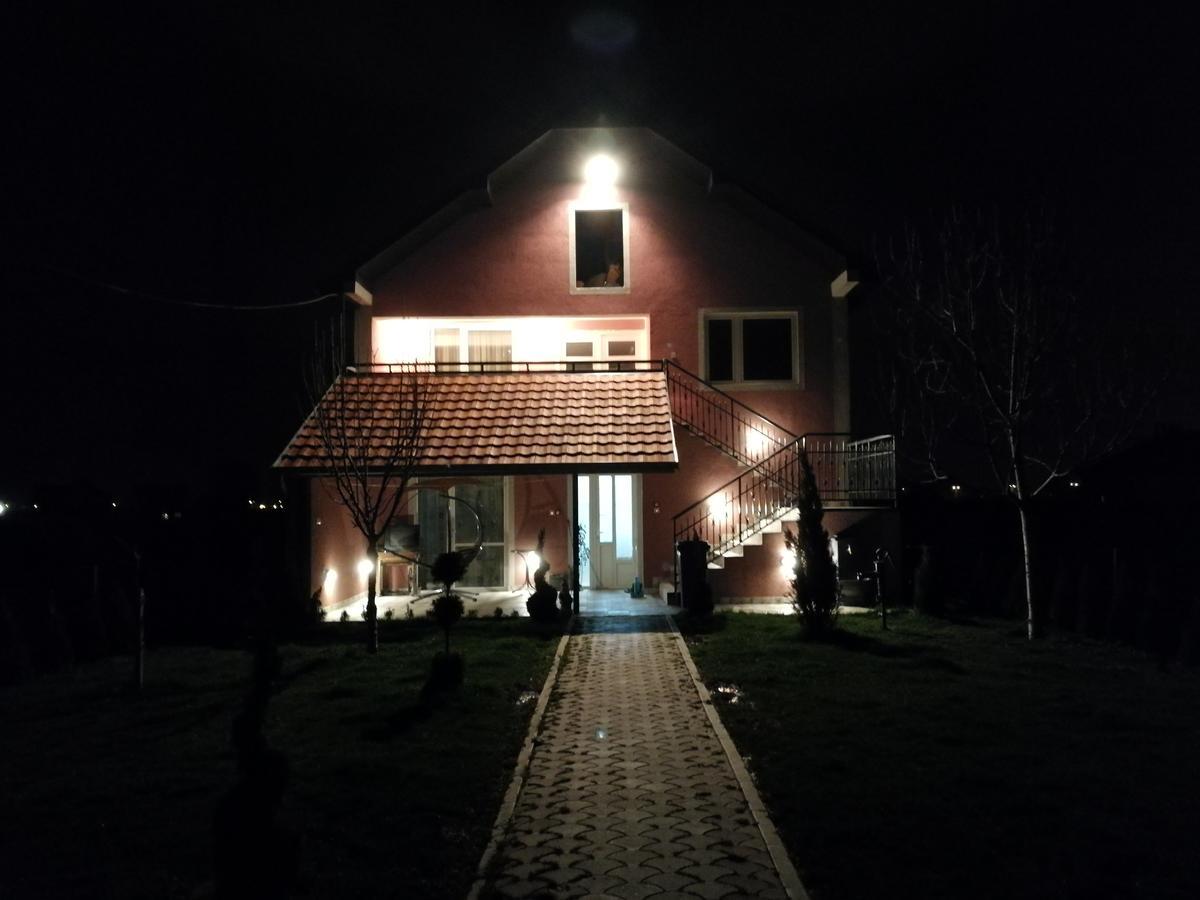 Apartments "Predah Kod Baraca" Ni Esterno foto