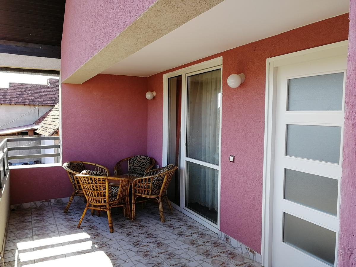 Apartments "Predah Kod Baraca" Ni Esterno foto