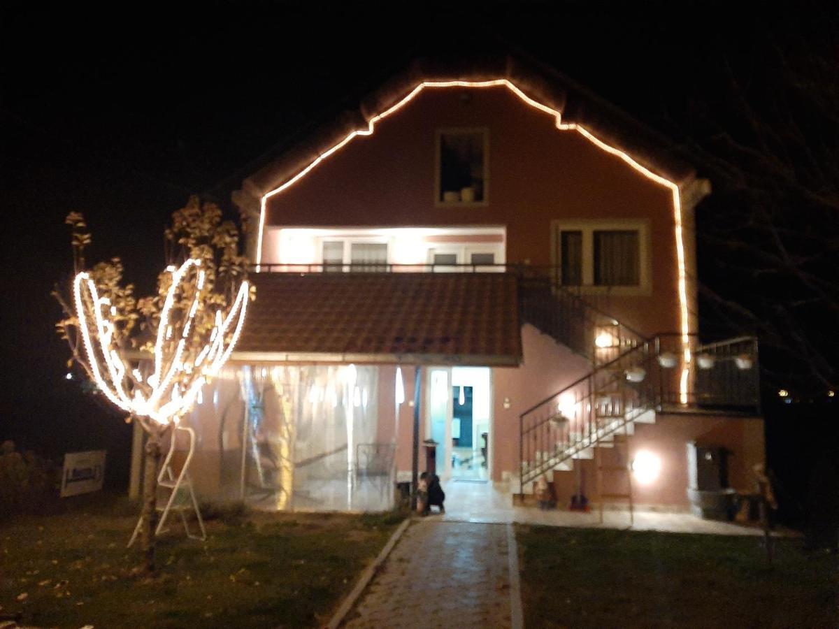 Apartments "Predah Kod Baraca" Ni Esterno foto